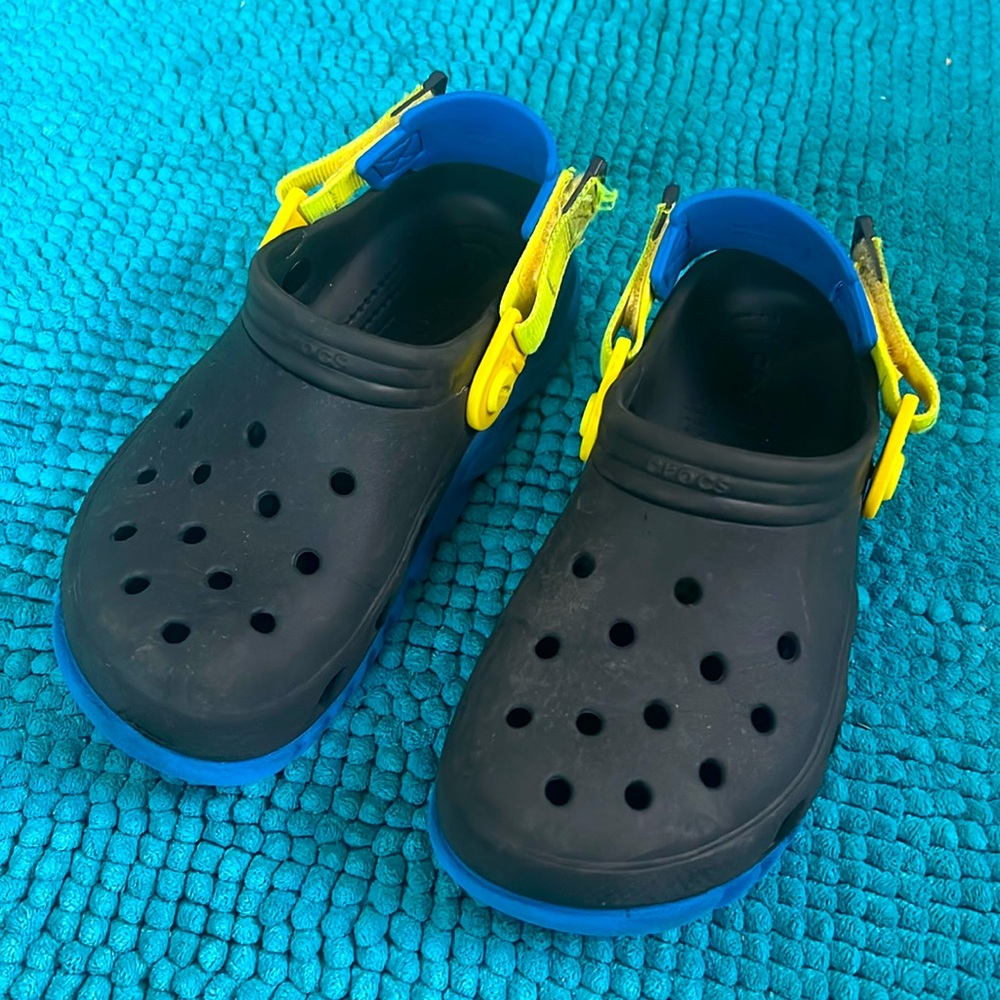 NEW CROCS X ALL TERRAIN CLOGS SZ J2